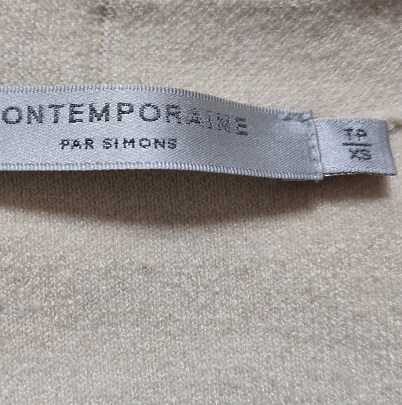 Contemporaine  Cream Cardigan V Necj Sweater. Size XS - Picture 7 of 10